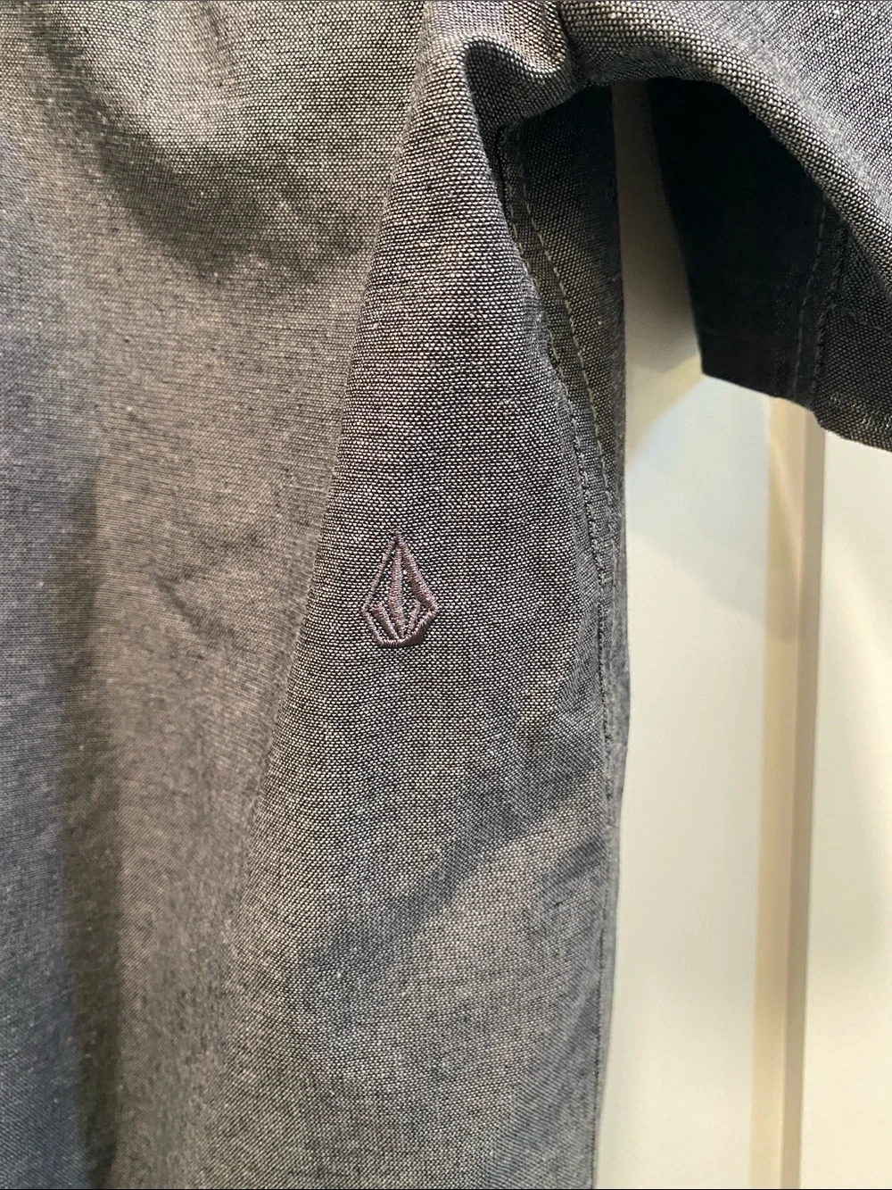 Volcom Modern Fit grey button down -M